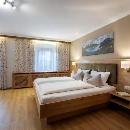 Gaestehaus Knunbauer * 迈尔霍芬