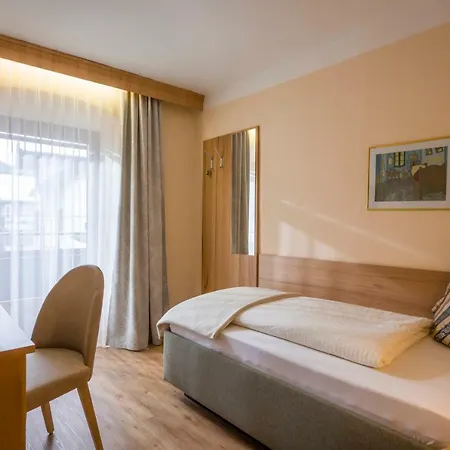 Gastehaus Knunbauer 3* Mayrhofen